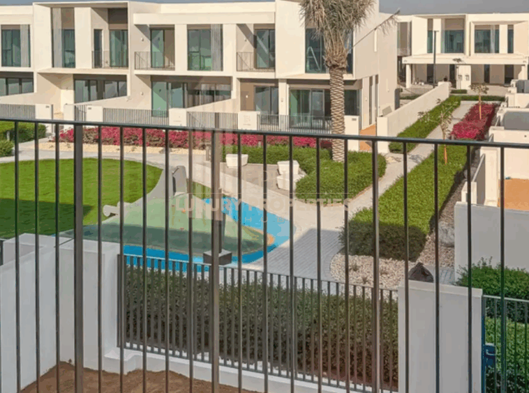 Contemporary finishes | Single Row | Spacious