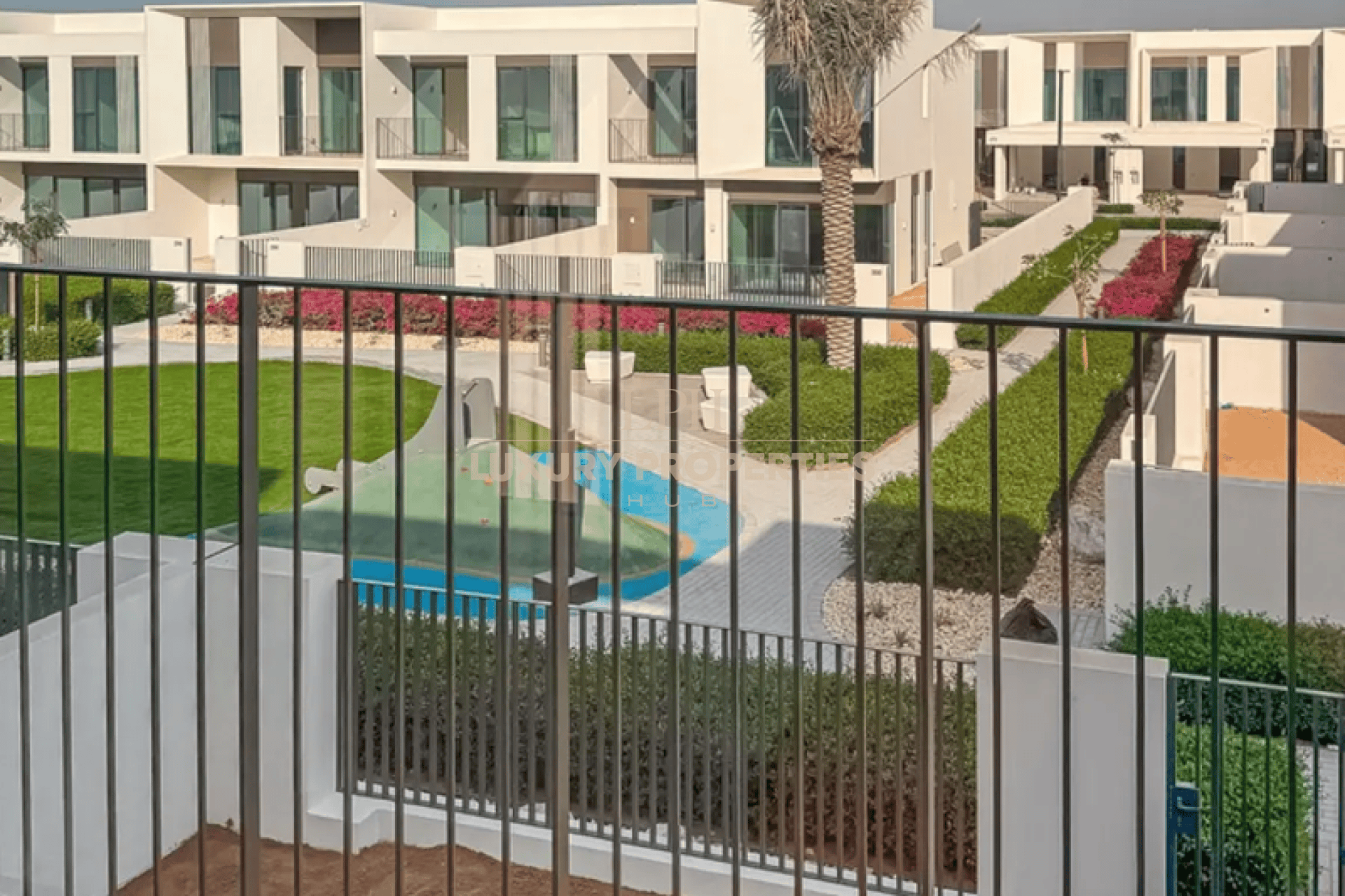 Contemporary finishes | Single Row | Spacious