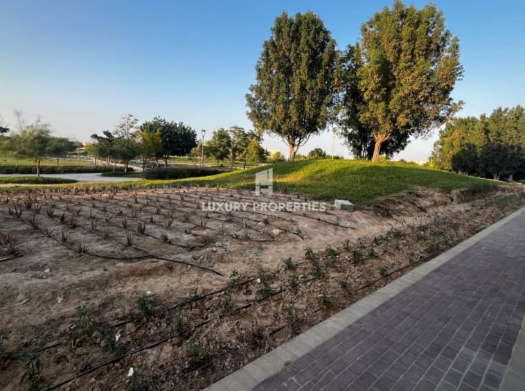 Full park facing |Ready To Move In |Prime Location