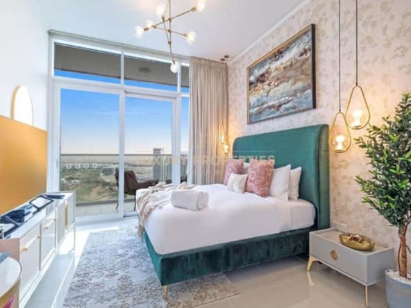 Upgraded | Golf | High floor | Furnished | Vacant