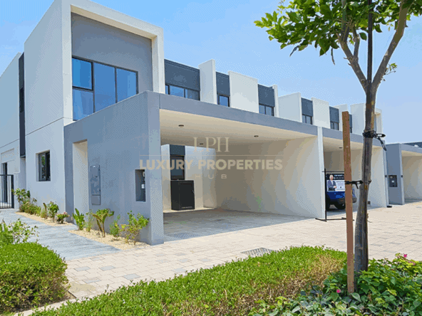 Landscaped | Corner Unit | Vacant on Transfer