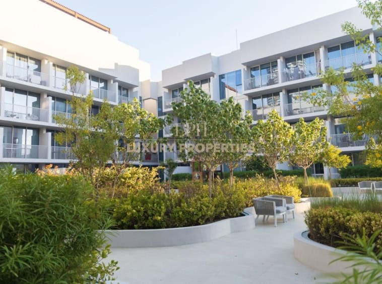 Collecting Offers | 1 BR plus Study | Garden View