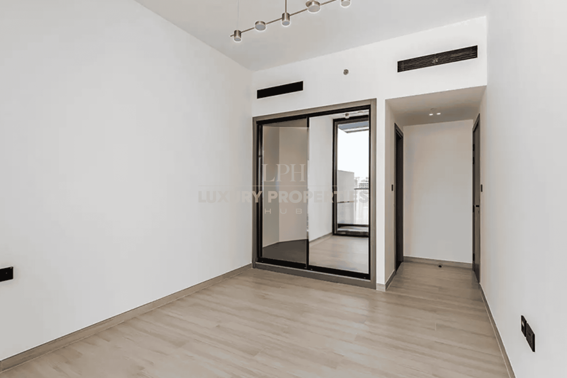 Pool View | Spacious | Vacant On Transfer