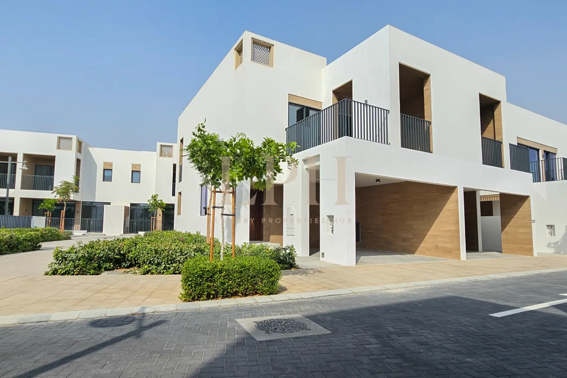 Vacant | Corner Unit | Close To Park