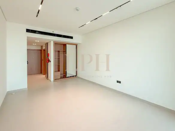 Elegant Studio | High-End Finishes | Canal Views