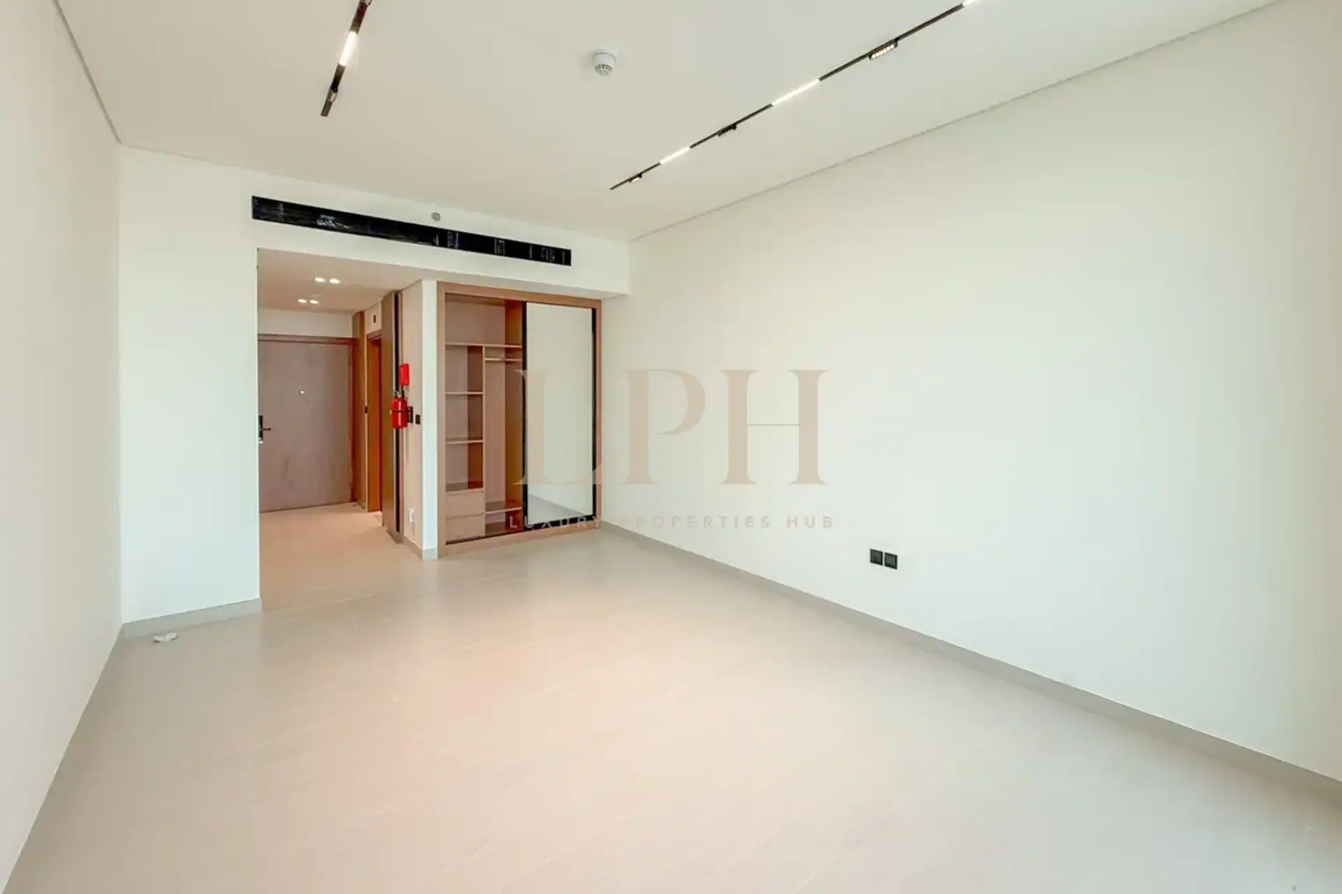 Elegant Studio | High-End Finishes | Canal Views