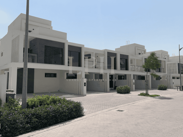 Luxury Family Living | Spacious | Golf Community