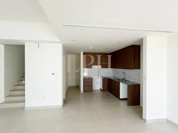 Ready 3BHK | Near Pool and Park | Prime Location