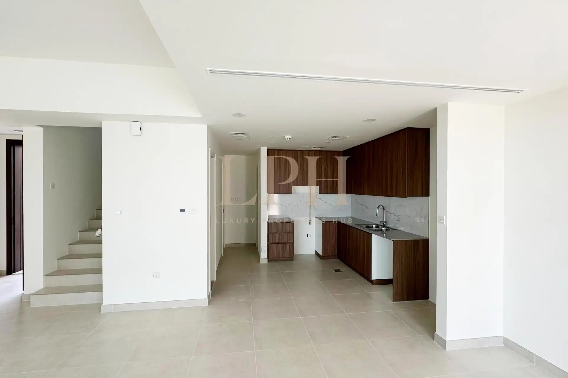 Ready 3BHK | Near Pool and Park | Prime Location
