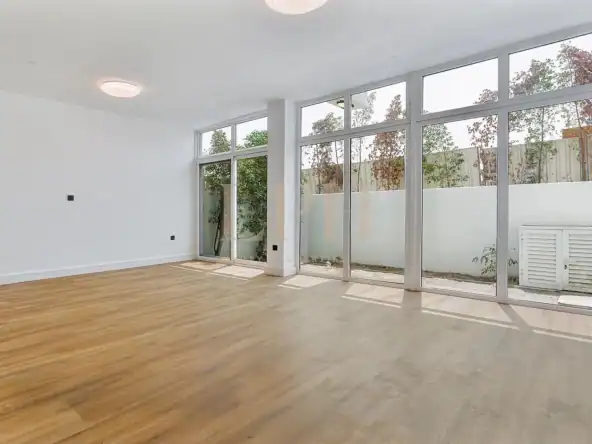 Spacious | Family Townhouse | B2B | Tenanted