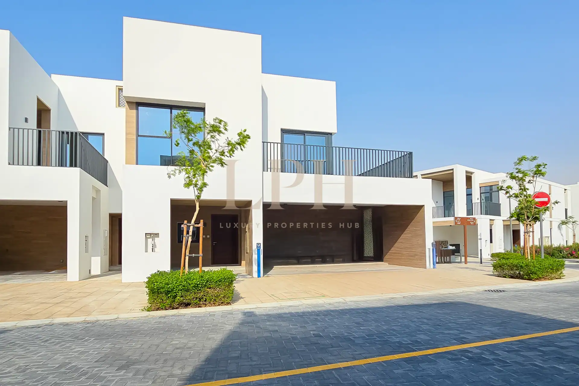 Corner Unit | Vacant | Single Row