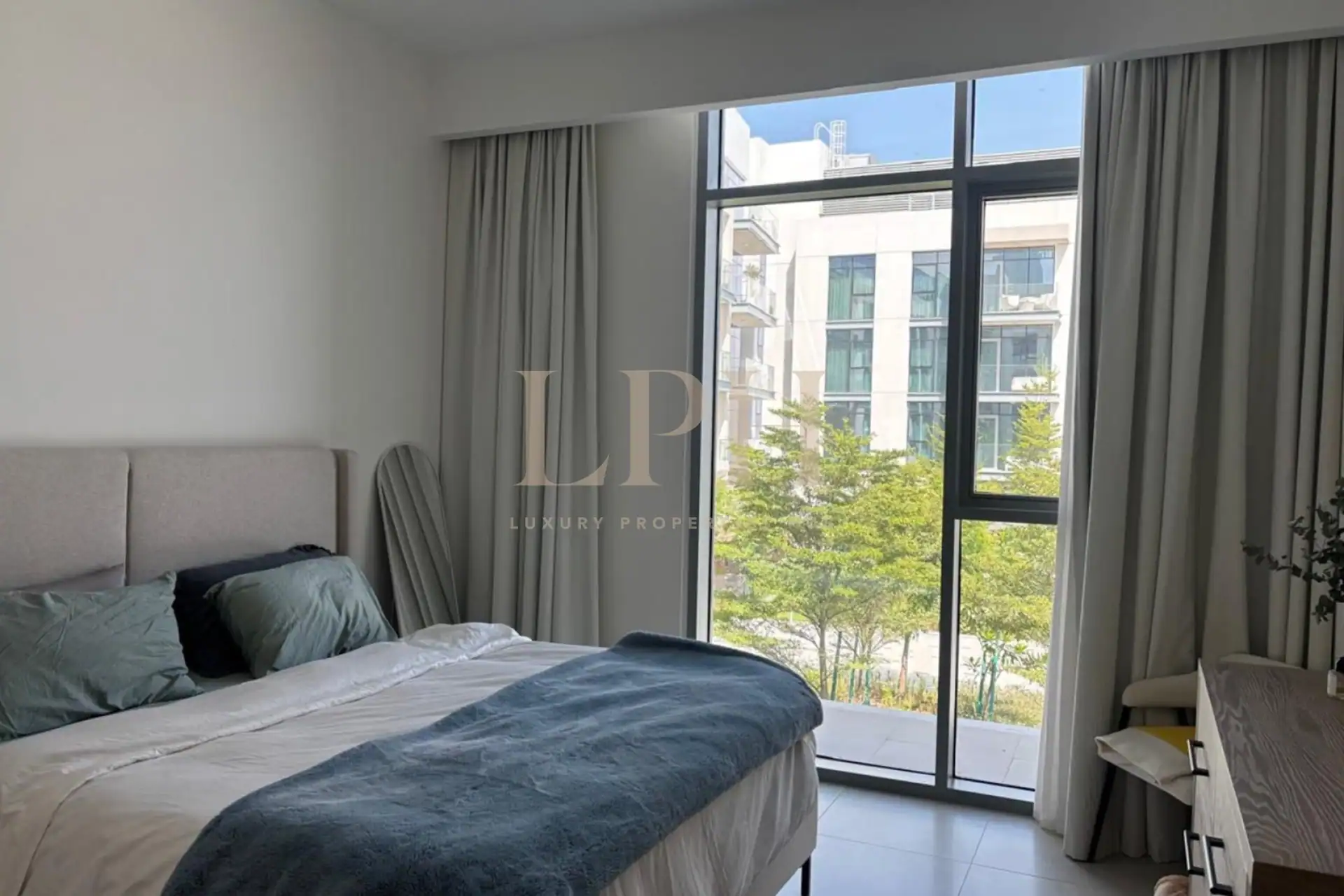 Spacious | Near Beach and Canal | Vacant On Oct