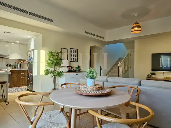 Single Row | Exclusive | Renovation Potential