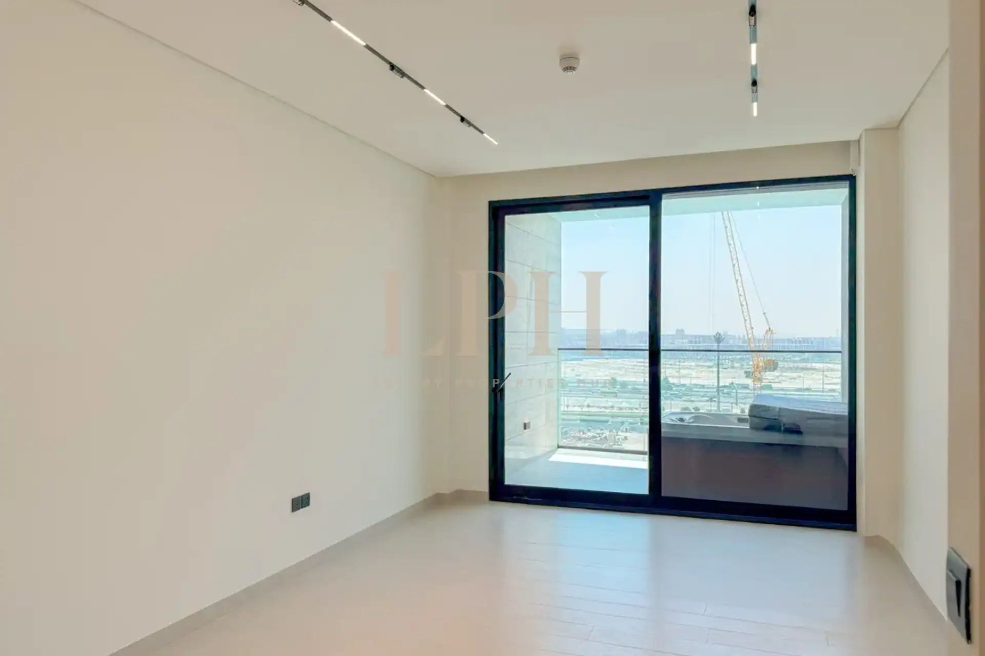 Luxury Studio | Prime Location | Canal Views