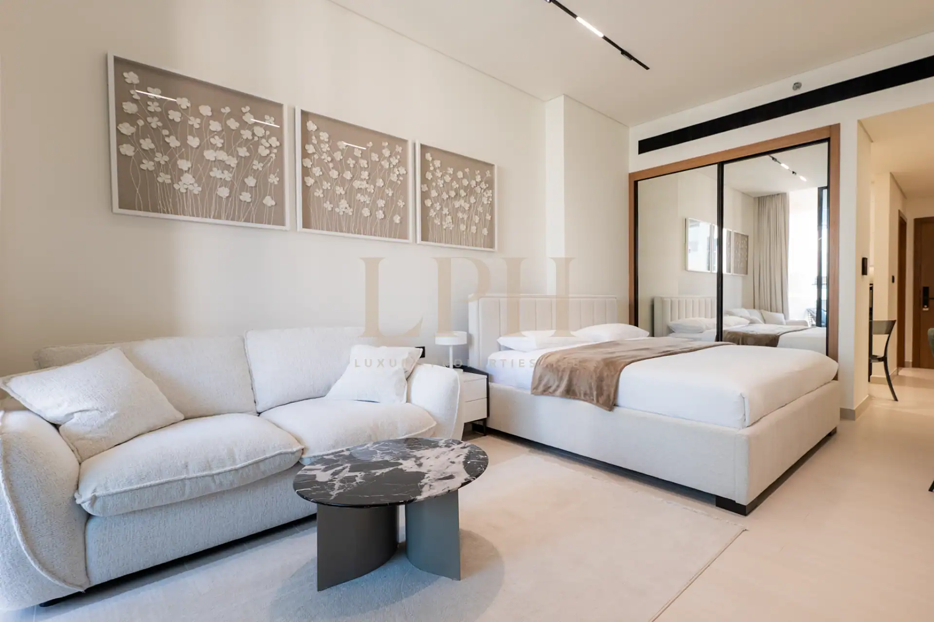 Burj Khalifa Skyline View | Vacant | Furnished