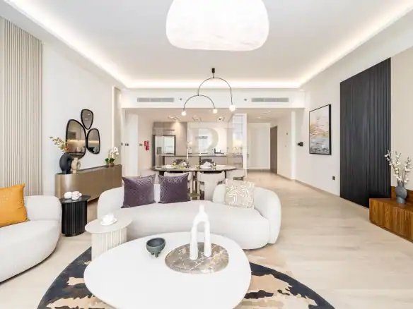Spacious | High-End Furniture | Fully Furnished